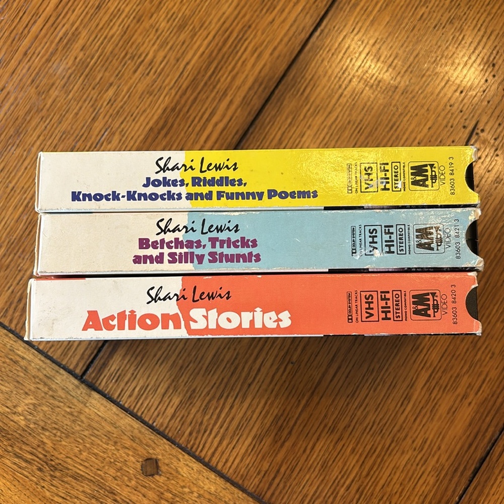Shari Lewis Lamb Chop Play-Along VHS Tapes - Picture 2 of 3